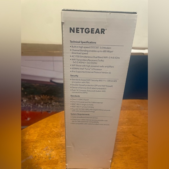 NETGEAR AC1750 WiFi Cable Modem Router - Picture 3 of 7